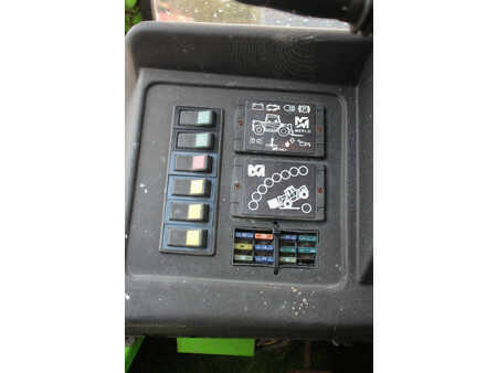 Manipulador fijo - Merlo P27.7 EVN (28)