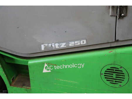 Carrelli elettrici 4 ruote 2013  Cesab BLITZ250AC (15)