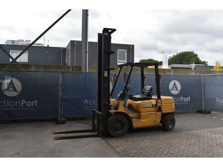 Carrelli elevatori diesel 1997  CAT Lift Trucks DP30 (1)