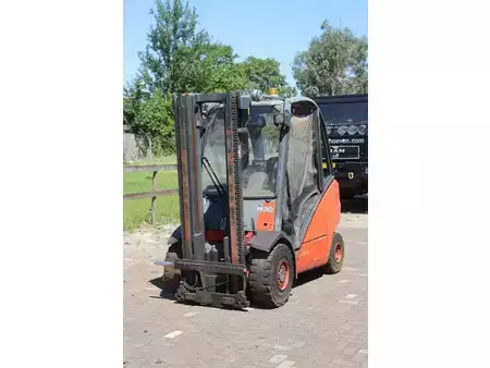 Wózki widłowe diesel 2005  Linde H30D (9)