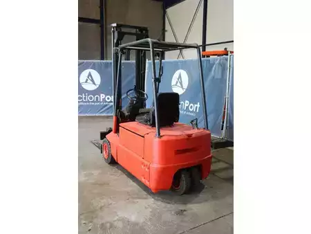 Chariots électriques à 4 roues 1991  Linde E16S (4)