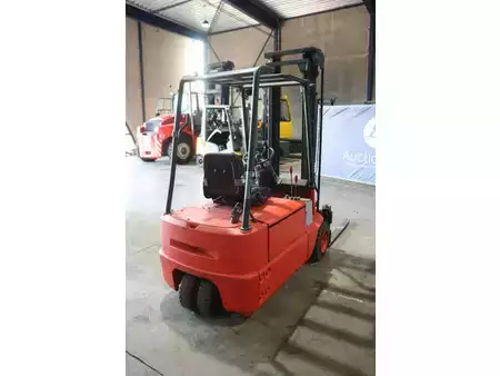 Chariots électriques à 4 roues 1991  Linde E16S (6)