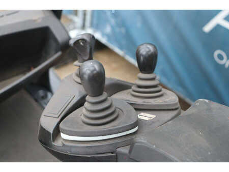 Dieselstapler 2007  Linde H30D (27)