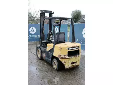Carretilla elevadora diésel 2000  Daewoo D30S-3 (4)