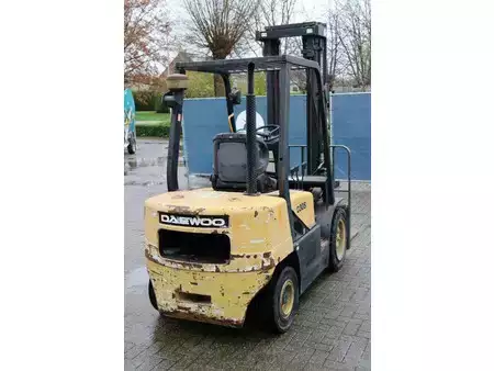 Carretilla elevadora diésel 2000  Daewoo D30S-3 (6)