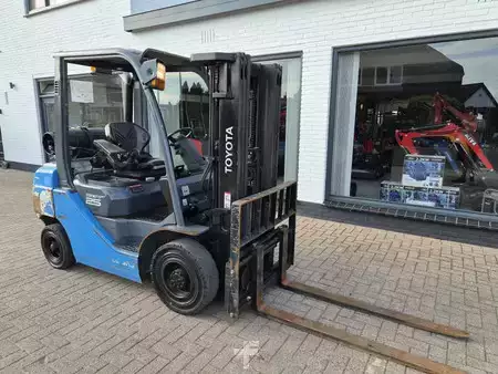LPG VZV 2019  Toyota 068FG25F (1)