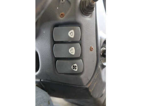 Dieselový VZV 2009  Manitou CD 25 P (30)