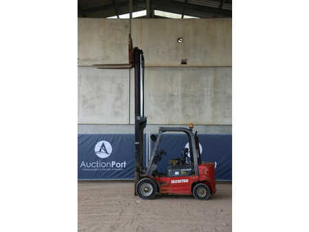 Dieselový VZV 2009  Manitou CD 25 P (39)