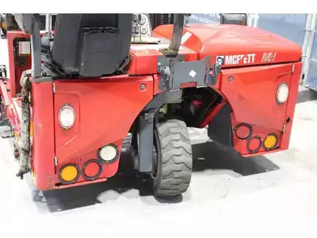 Teherautóra szerelhető targonca 2011  Moffett M4 20.4 (14)