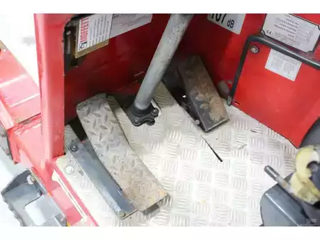 Teherautóra szerelhető targonca 2011  Moffett M4 20.4 (22)