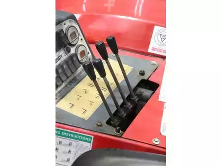 Teherautóra szerelhető targonca 2011  Moffett M4 20.4 (23)