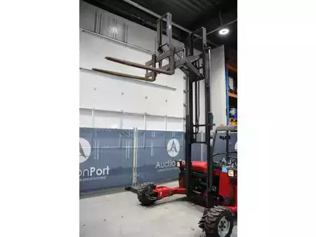 Teherautóra szerelhető targonca 2011  Moffett M4 20.4 (26)