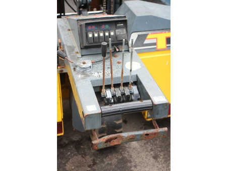Meeneemheftrucks 2001  Kooi V50-4 (13)