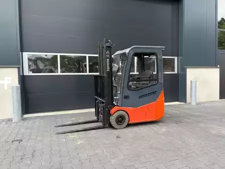 Elektryczne 4-kołowe 2018  Toyota 7FBEST15 (1)