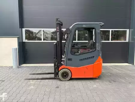 Elektryczne 4-kołowe 2018  Toyota 7FBEST15 (2)