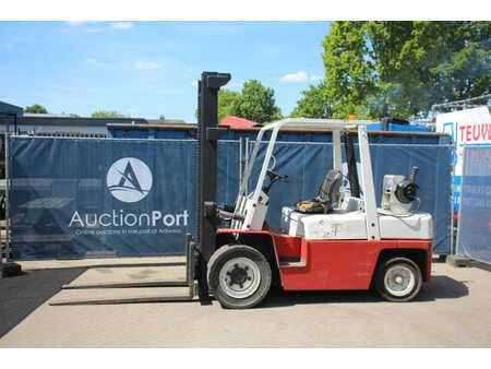Carretilla elevadora GLP 2003  Nissan UGF03A40U (1)
