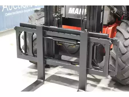 Terrenggående gaffeltruck 2015  Manitou M 26-4 (10)