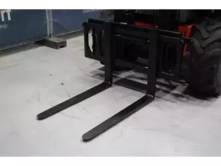 Terrenggående gaffeltruck 2015  Manitou M 26-4 (9)