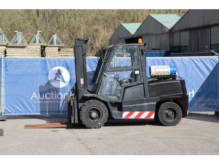 LPG Forklifts 2005  Yale GLP55MJ (1)