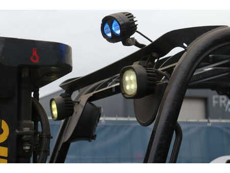 Chariots électriques à 4 roues 2016  Yale ERP16VF (13)