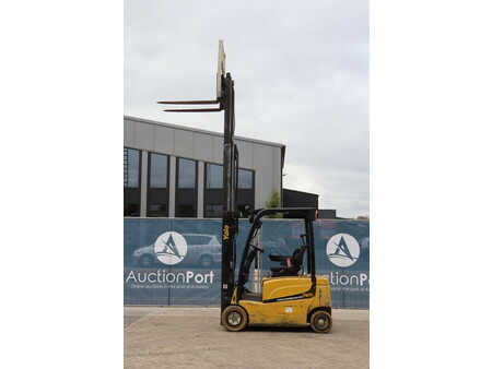 Chariots électriques à 4 roues 2016  Yale ERP16VF (34)