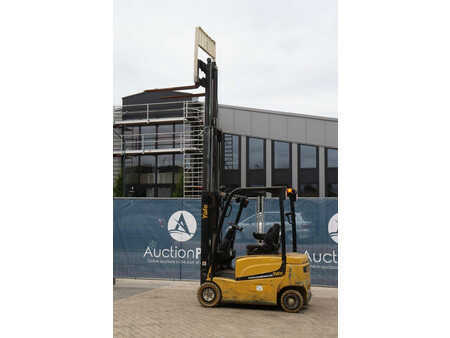 Chariots électriques à 4 roues 2016  Yale ERP16VF (35)