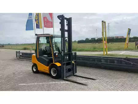 Wózki gazowe 2005  Jungheinrich TFG 430 (1)