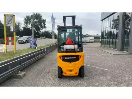 Wózki gazowe 2005  Jungheinrich TFG 430 (5)