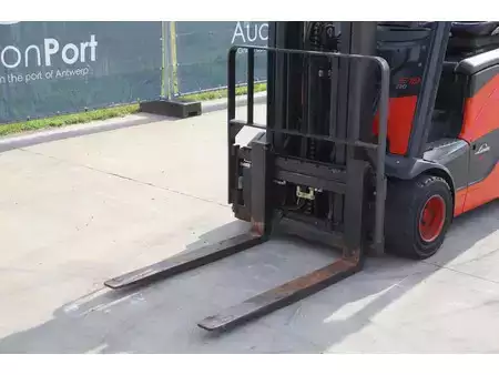 Elektromos 4 kerekű 2018  Linde E18PH-02 (10)