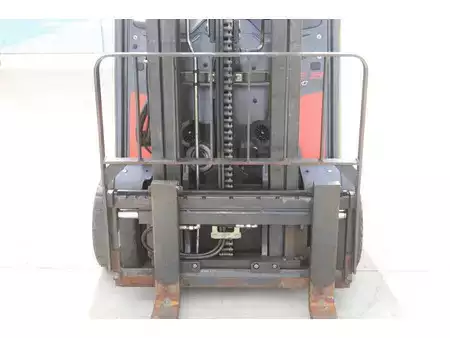 Elektromos 4 kerekű 2018  Linde E18PH-02 (13)