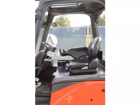 Elektromos 4 kerekű 2018  Linde E18PH-02 (21)