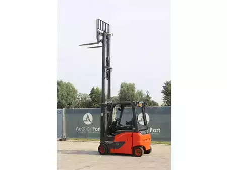 Elektromos 4 kerekű 2018  Linde E18PH-02 (34)