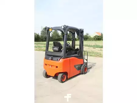 Elektromos 4 kerekű 2018  Linde E18PH-02 (6)