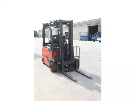 Elektromos 4 kerekű 2018  Linde E18PH-02 (7)