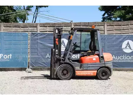 Dieselstapler 1997  Toyota 62-6FDF25 (1)