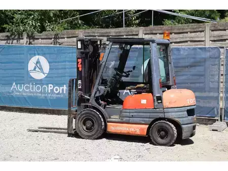 Dieselstapler 1997  Toyota 62-6FDF25 (3)