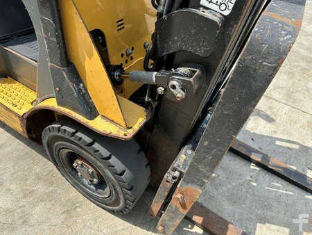 Empilhador a gás 2004  CAT Lift Trucks GP18N (19)