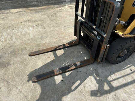 Empilhador a gás 2004  CAT Lift Trucks GP18N (8)