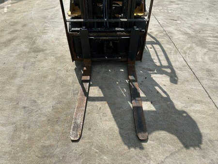 Empilhador a gás 2004  CAT Lift Trucks GP18N (9)