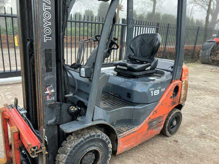 Diesel heftrucks 2011  Toyota 02-8FDF18 (9)