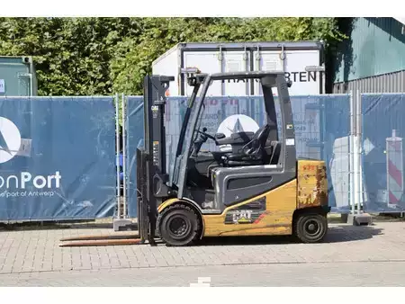 4-wiel elektrische heftrucks - CAT Lift Trucks 2EP5000 (1)