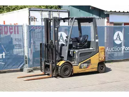 4-wiel elektrische heftrucks - CAT Lift Trucks 2EP5000 (11)