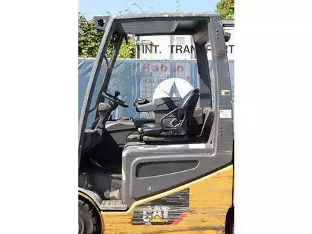 4-wiel elektrische heftrucks - CAT Lift Trucks 2EP5000 (23)
