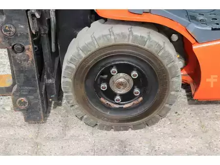 Eléctrica de 4 ruedas 2021  Toyota 8FBE18T (14)