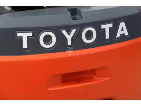 Eléctrica de 4 ruedas 2021  Toyota 8FBE18T (17)