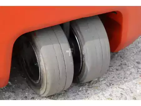 Eléctrica de 4 ruedas 2021  Toyota 8FBE18T (18)