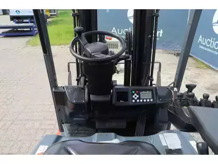 Eléctrica de 4 ruedas 2021  Toyota 8FBE18T (19)