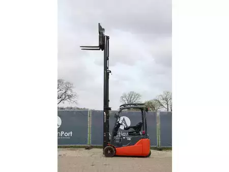 Eléctrica de 4 ruedas 2021  Toyota 8FBE18T (35)