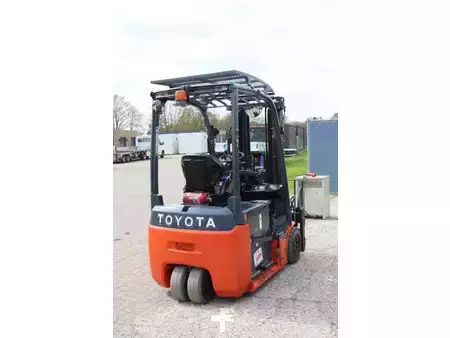 Eléctrica de 4 ruedas 2021  Toyota 8FBE18T (6)