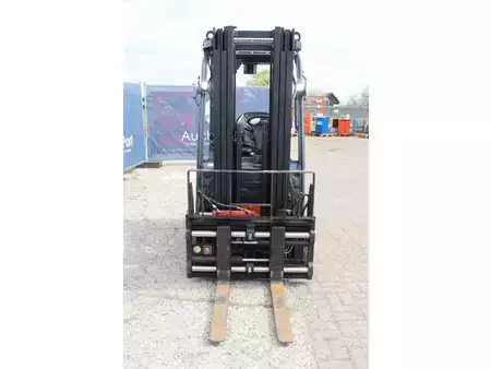 Eléctrica de 4 ruedas 2021  Toyota 8FBE18T (8)